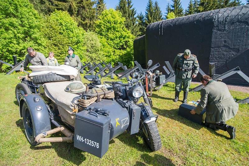 U Stachelbergu rachotila vojenská technika. Na zemi i ve vzduchu.