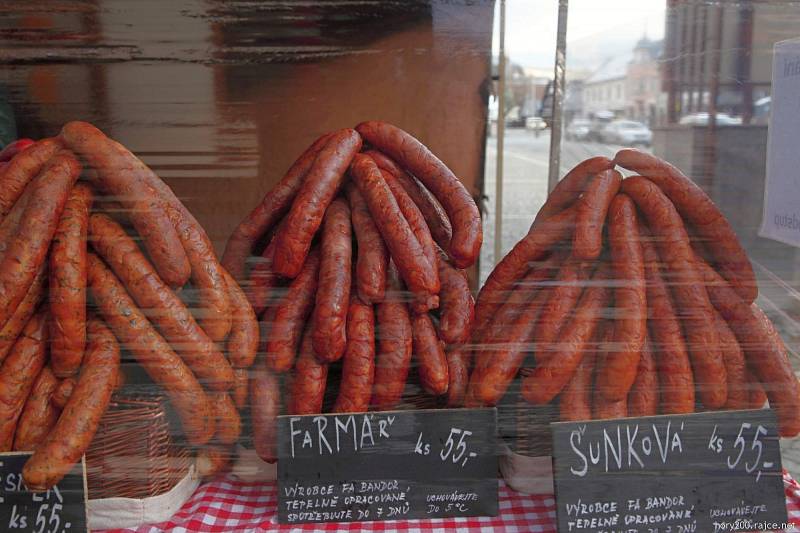 První letošní farmářské trhy ve Vrchlabí.