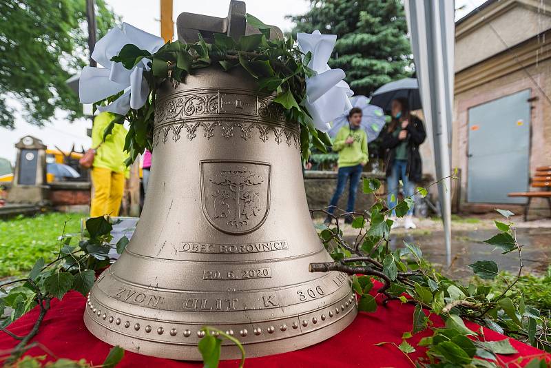 U příležitosti výročí 300 let od zahájení stavby místního kostela došlo v Borovnici k posvěcení obecního zvonu sv. Víta a umístění do věže.