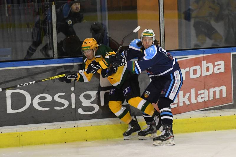 Čtvrtfinále play off hokejové Chance ligy: HC Stadion Vrchlabí - VHK Robe Vsetín.