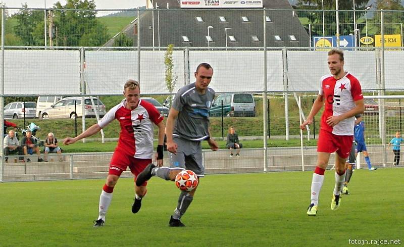 Vrchlabští fotbalisté doma ztratili body s hradeckou Slavií.