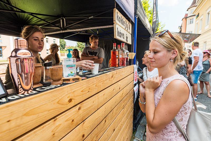 O první ročník trutnovského street food pikniku byl velký zájem.