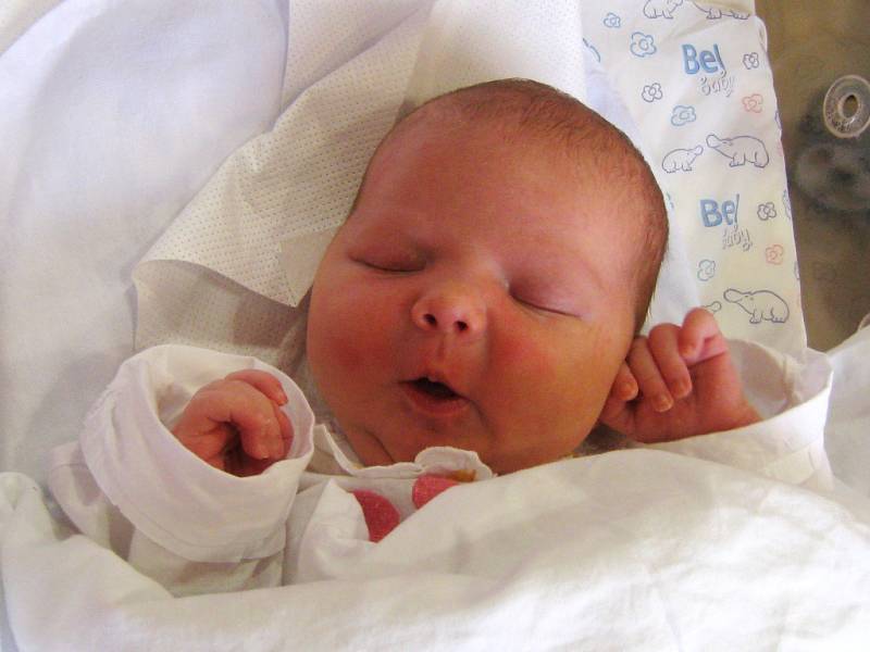 LUCIE GABRIELA POLÁKOVÁ se narodila 6. října v 1.42 hodin rodičům Lence a Milanovi. Vážila 3,8 kg a měřila 50 cm. Spolu s bráškou Matoušem Michaelem bydlí v Trutnově.
