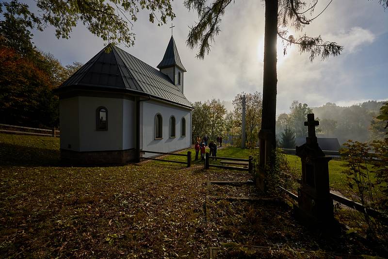 Kaple sv. Josefa ve Slavětíně prožila radikální změnu. Její vlastníci, manželé Kasperovi, proměnili chátrající ruinu v působivé místo.