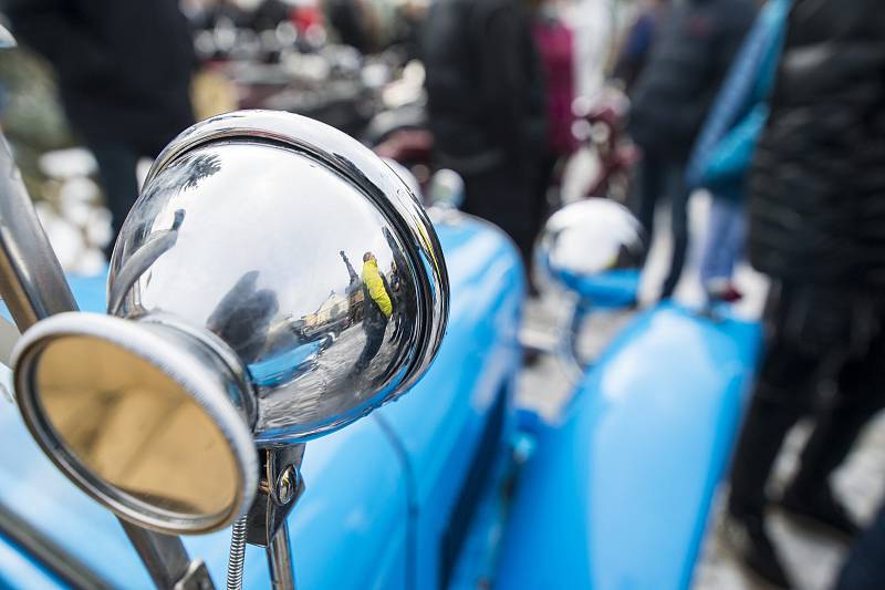 Veteran Car Club Dvůr Králové nad Labem pořádal v sobotu Tříkrálovou jízdu.