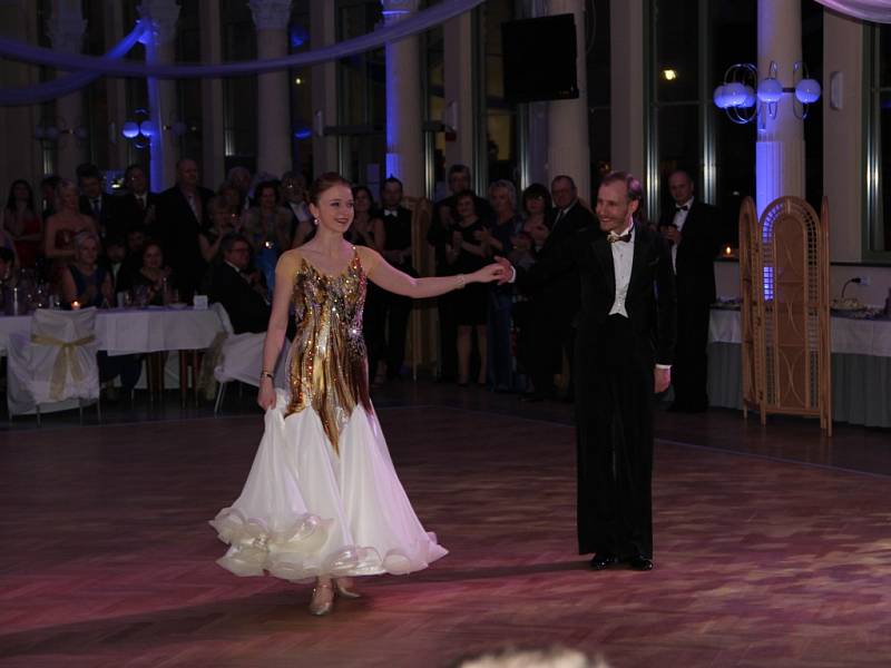Plesovou kolonádou tančila i Marie Doležalová a Marek Zelinka