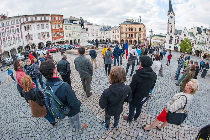 Protest proti Babišově vládě na Krakonošově náměstí v Trutnově.