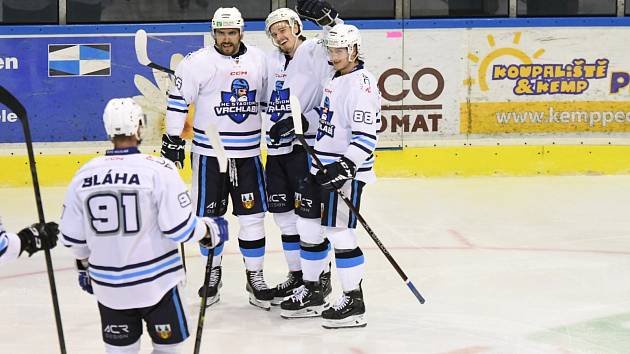 Šestkrát slavili vrchlabští hokejisté vstřelený gól na ledě Kralup nad Vltavou, nejvíc po druhé trefě Tomáše Bláhy v poslední minutě pětiminutového prodloužení.