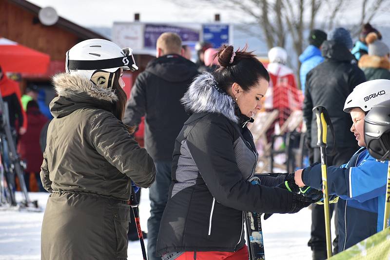 Krkonošské středisko Strážné se v sobotu zaplnilo návštěvníky.