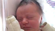 ELLA BUCHAROVÁ se narodila 12. listopadu v 18.31 hodin rodičům Lucii a Pavlovi. Vážila 3,21 kg a měřila 49 cm. Spolu s brášky Matyášem a Filipem bydlí v Mladých Bukách.