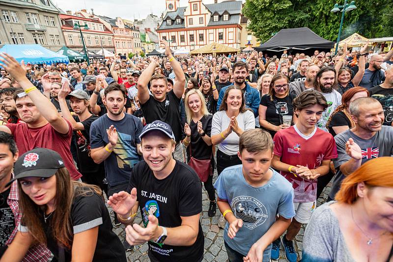 Krkonošské pivní slavnosti se konaly v sobotu na náměstí TGM ve Vrchlabí.