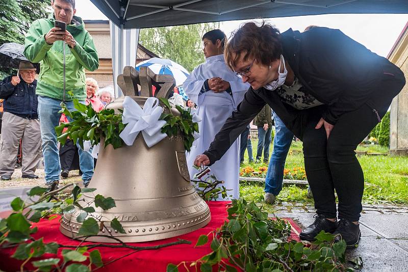 U příležitosti výročí 300 let od zahájení stavby místního kostela došlo v Borovnici k posvěcení obecního zvonu sv. Víta a umístění do věže.