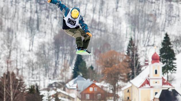 Otočky, salta, adrenalin. Akrobaté divákům brali dech