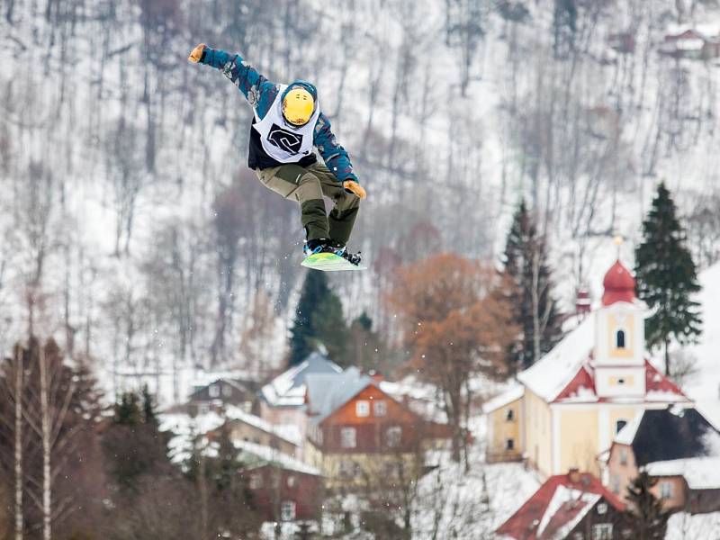 Otočky, salta, adrenalin. Akrobaté divákům brali dech