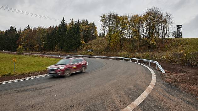 Rekonstrukce silnice mezi Prkenným Dolem a Babím u Trutnova je hotová.