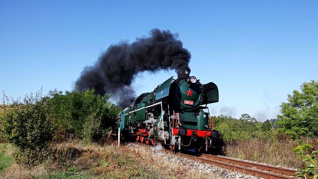 Na Den železnice pojede do Trutnova historický vlak s parní lokomotivou „Rosničkou“.