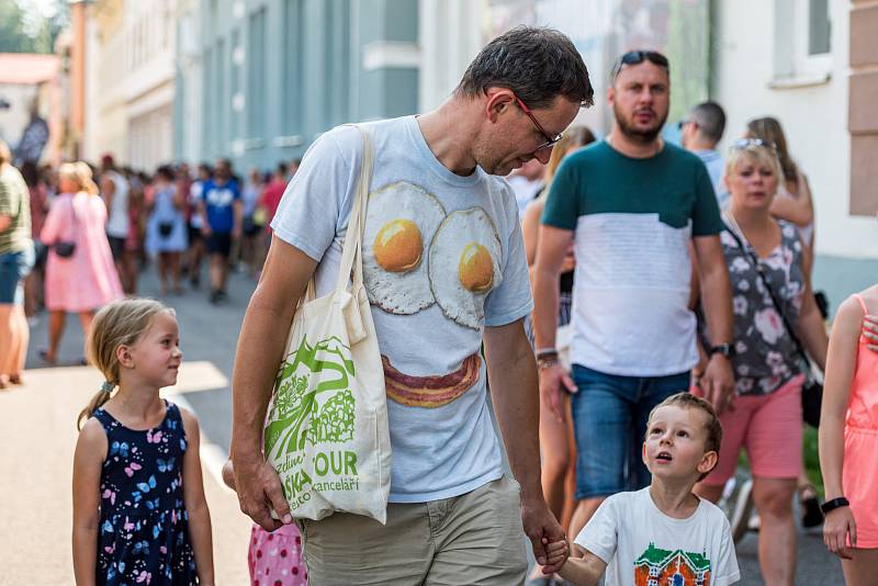 O první ročník trutnovského street food pikniku byl velký zájem.