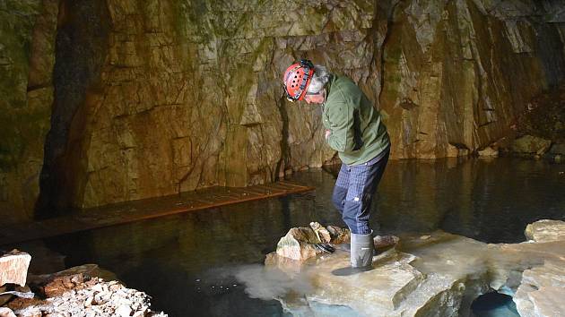 Detailní výzkum krkonošského krasu přinese poznatky o geologickém vývoji, krápníkové výzdobě a jeskynních sedimentech. Albeřičtí jeskyňáři absolvují nejrozsáhlejší bádání v  Albeřické jeskyni, která je největší v Krkonoších.