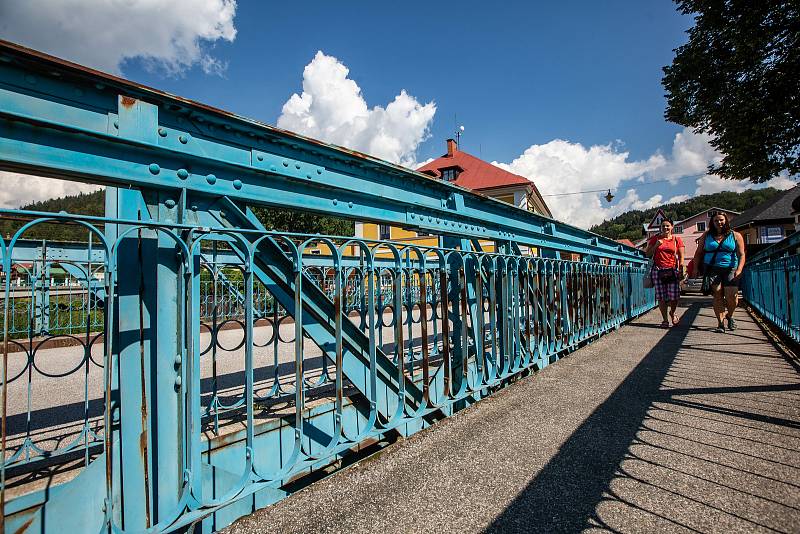 Horní Maršov chystá velkou proměnu centra na náměstí a jeho okolí. Vyhořelý zámek svou obnovu zatím vyhlíží marně.