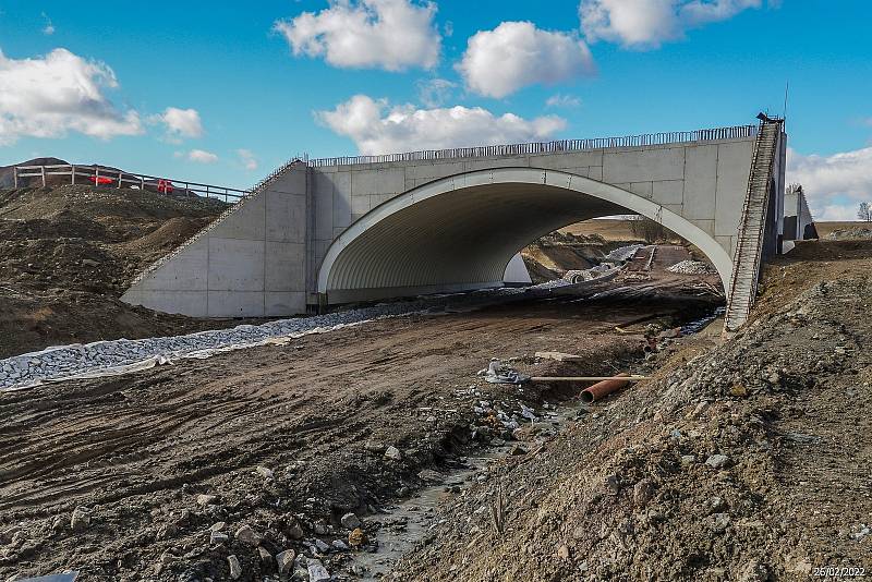 Výstavba polské rychlostní silnice S3 u českých hranic v úseku Kamienna Góra - Lubawka.