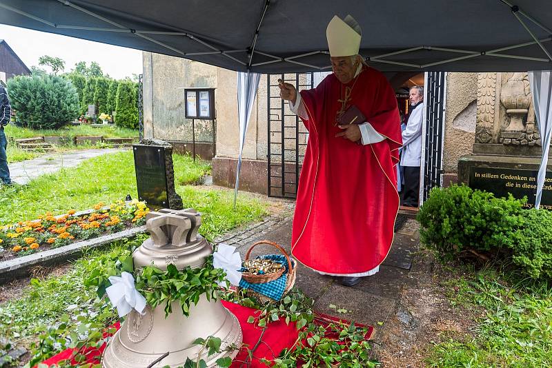 U příležitosti výročí 300 let od zahájení stavby místního kostela došlo v Borovnici k posvěcení obecního zvonu sv. Víta a umístění do věže.