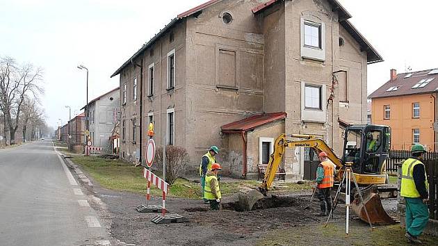 PO DOKONČENÍ STÁVAJÍCÍCH PRACÍ bude kanalizací pokryta většina Žacléře. Výjimkou bude pouze Prkenný Důl. 