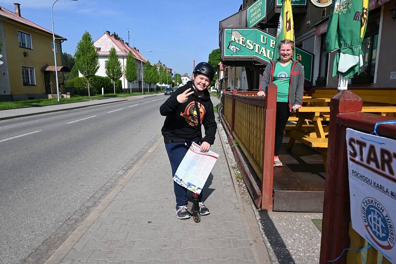 Pochod Karla Klíče pořádal 20. května KČT Hostinné. Nabídl sedm tras pro pěší i cyklisty. Počasí bylo parádní a akci si užilo 145 účastníků.