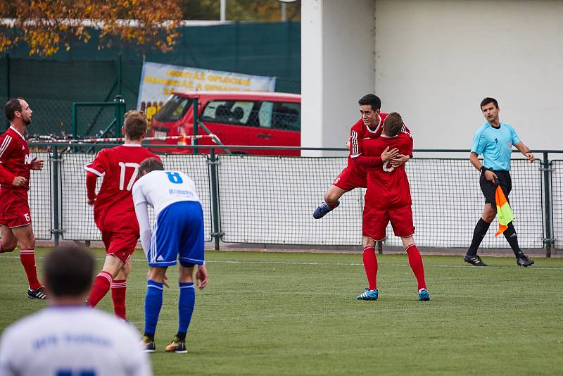 Fotbalisté Trutnova remizovali s rivalem ze Dvora Králové 2:2. V penaltách byli šťastnější hosté.