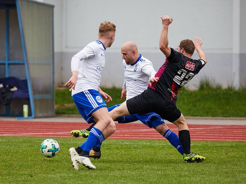 Fotbalisté Trutnova v divizi porazili Čáslav až po penaltovém rozstřelu.