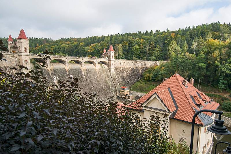 Přehrada Les Království letos slaví 100 let. Den otevřených dveří přilákal řadu zájemců.