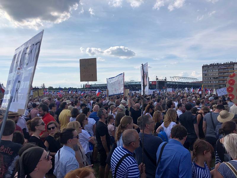 Z demonstrace na pražské Letné 2019.