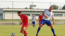 OKRESNÍ DERBY se hrálo na vrchlabském stadionu, kde domácí rezerva porazila Úpici 1:0 trefou Finka ze 78. minuty.