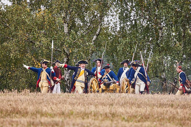 Na poli u Studence u Trutnova se střetli vojáci armád rakousko-saské a pruské, které bojovaly v bitvě v roce 1745.