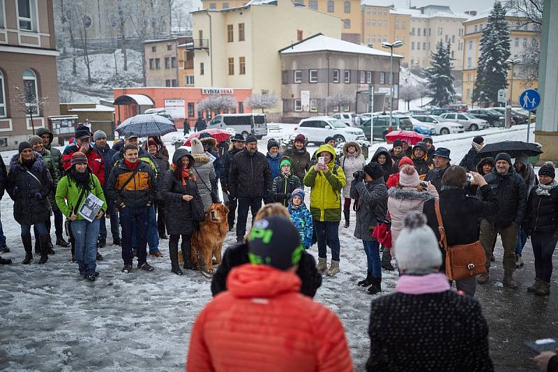 Úterní protest proti Babišovi a Ondráčkovi v Trutnově