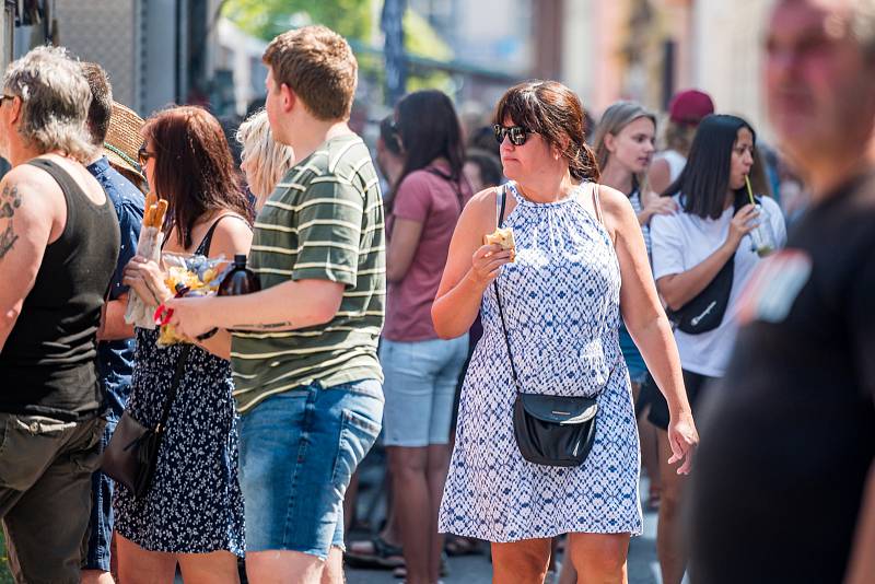 O první ročník trutnovského street food pikniku byl velký zájem.