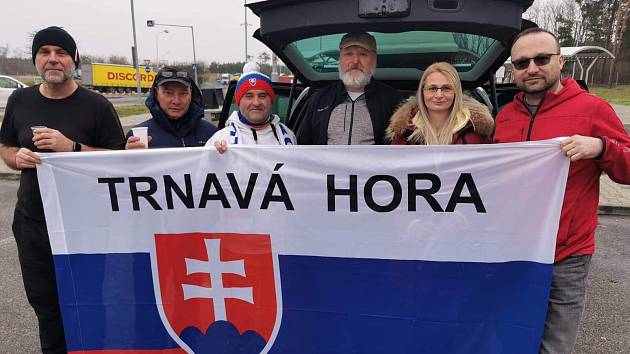 Slovenští fanoušci z vesnice Trnavá Hora v okrese Žiar nad Hronom se těší na Světový pohár do Špindlerova Mlýna.