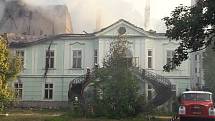 Požár zámku v Horním Maršově.