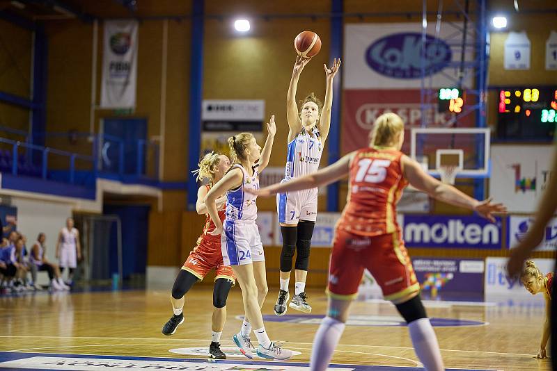 Utkání 7. kola RENOMIA ŽBL basketbalistek: BK Loko Trutnov - BLK Slavia Praha (79:82).