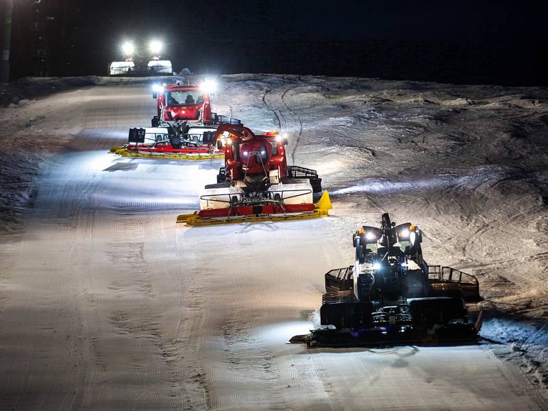 Skiopening ve Špindlerově Mlýně.