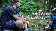 Pokřtěno! První hřiště na světě pro stone balancing nebo-li vyvažování kamenů bylo v sobotu otevřeno u lesní plovárny Retropark Sejfy v Mladých Bukách.