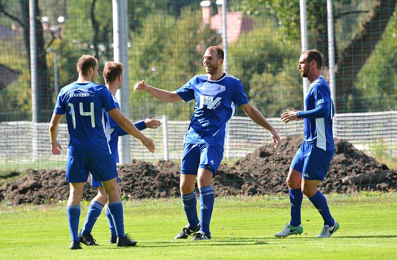 Fotbalisté Dvora Králové prohráli divizní duel na hřišti Velkých Hamrů 2:4.