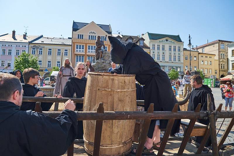 Dračí slavnosti v Trutnově nazvané Už ho nesou! aneb Spěchejte na hodokvas.