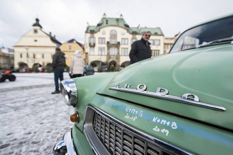 Veteran Car Club Dvůr Králové nad Labem pořádal v sobotu Tříkrálovou jízdu.