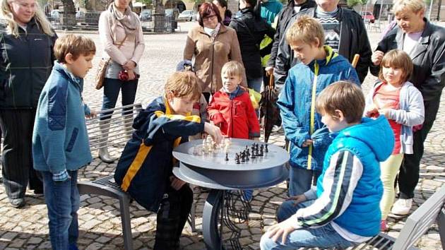 Šachový stolek ve Dvoře Králové