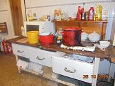 Nečistoty, plíseň, bez teplé vody i pes v kuchyni. Hotel Beneš v Úpici inspekce zavřela.