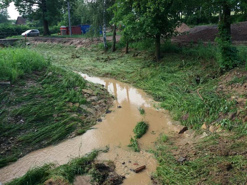 Následky povodně v Dubenci na Královédvorsku.