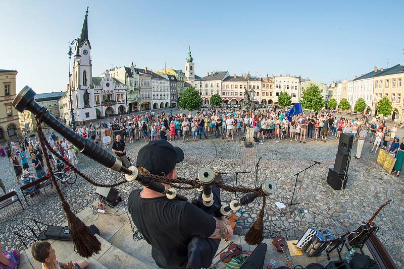 Demonstrace proti Andreji Babišovi 11. června 2019 v Trutnově.