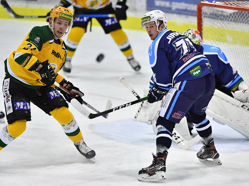 Čtvrtfinále play off hokejové Chance ligy: HC Stadion Vrchlabí - VHK Robe Vsetín.