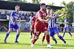 Závěrečné krajské derby dopadlo mnohem lépe pro fotbalisty Nového Bydžova, kteří na hřišti Dvora Králové nad Labem vyhráli 3:0.