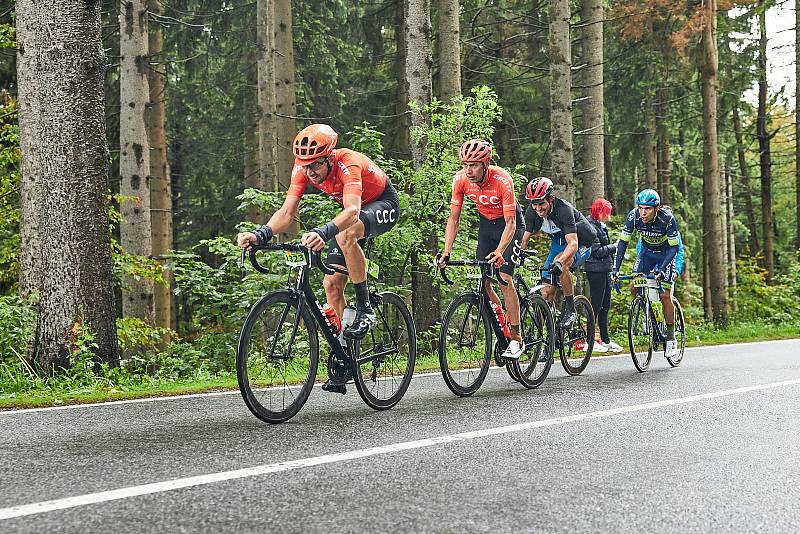 Sobotní 7. ročník Krakonošova cyklomaratonu v silniční cyklistice ozdobila účast profesionálů.